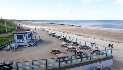 Then and Now: A packed beach at Whitley Bay and the same scene more than 100 years later