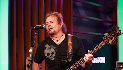 Michael Anthony Joins Green Day's Billie Joe Onstage in California | Lone Star 92.5