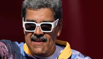 Maduro insta a tomar manzanilla al que se asuste por alerta de "baño de sangre" si pierde