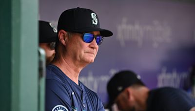 Mariners manager Scott Servais spotted at Seahawks training camp
