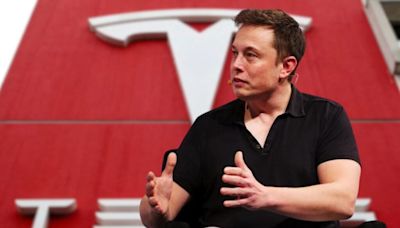 Elon Musk Claps Back At Facebook Co-Founder's Consumer Fraud Accusations Against Tesla: 'Should Go To Jail For...