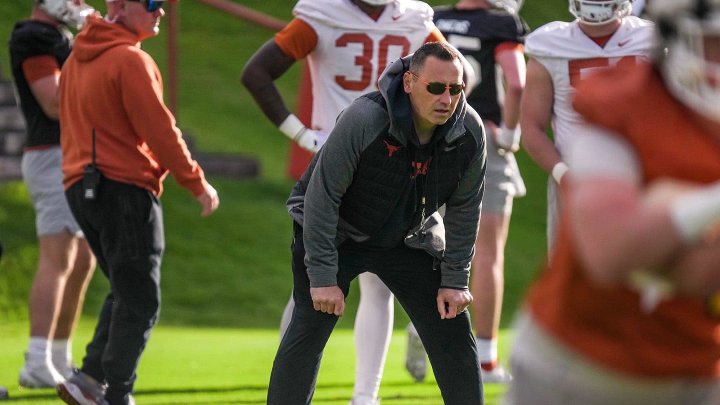 ‘Hypocrite!’ Mother of Former Texas WR Takes Shot at Steve Sarkisian