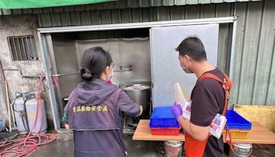 台中知名爌肉飯民眾驚爆「鳥踩肉上」衛生局稽查揪5缺失