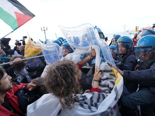 Cargas policiales en una protesta contra candidato ultraderechista de la Liga en Nápoles