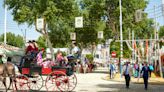 Sábado o lunes de 'pescaíto' en la Feria de Abril, un debate entre el retorno a la tradición y la apertura al turismo