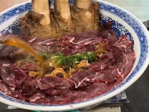 全台第一！女大胃王15公斤巨無霸牛肉麵49分完食