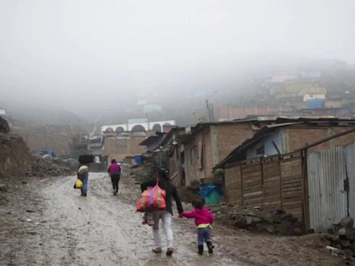 Más de un millón de personas en viviendas precarias en Lima Norte y Sur en riesgo mortal por sismos y lluvias intensas