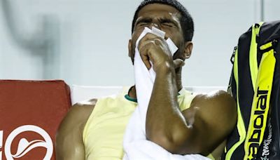 Alcaraz y la dura lesión que pone en peligro el duelo ante Rafa Nadal en Las Vegas