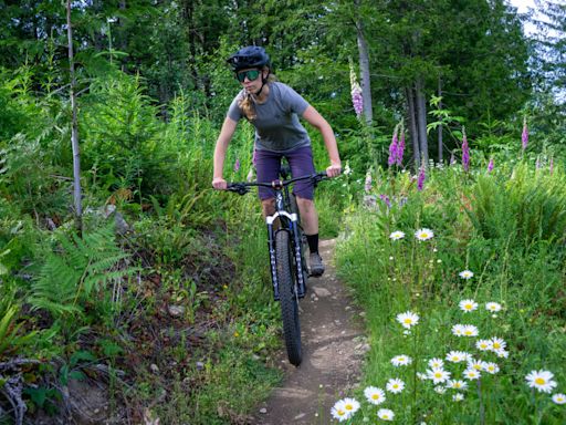 First Ride: Manitou Launches new R8 Cross Country Fork