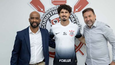 Corinthians anuncia a contratação de André Ramalho