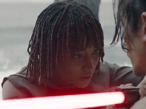 Star Wars' Pink Lightsaber Debate Explained - Does The Color Mean Anything?