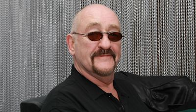 Dave Mason Cancels ‘Traffic Jam’ Tour Due To “Serious Heart Condition”