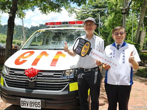 南投縣府獲贈4輛救護車 帝綸溫泉飯店：盼創辦人精神隨車出勤