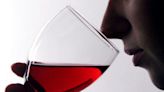 ¿Fin de una ilusión? Por qué recientes investigaciones minimizan que el vino tinto sea bueno para el corazón