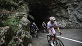 Tour de Francia: el ecuatoriano Carapaz se alza con el maillot a lunares