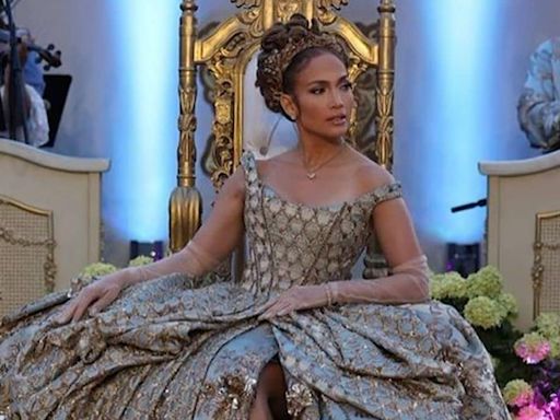 Jennifer Lopez's Bridgerton-Inspired Gown By Manish Malhotra Is Truly Magical - News18