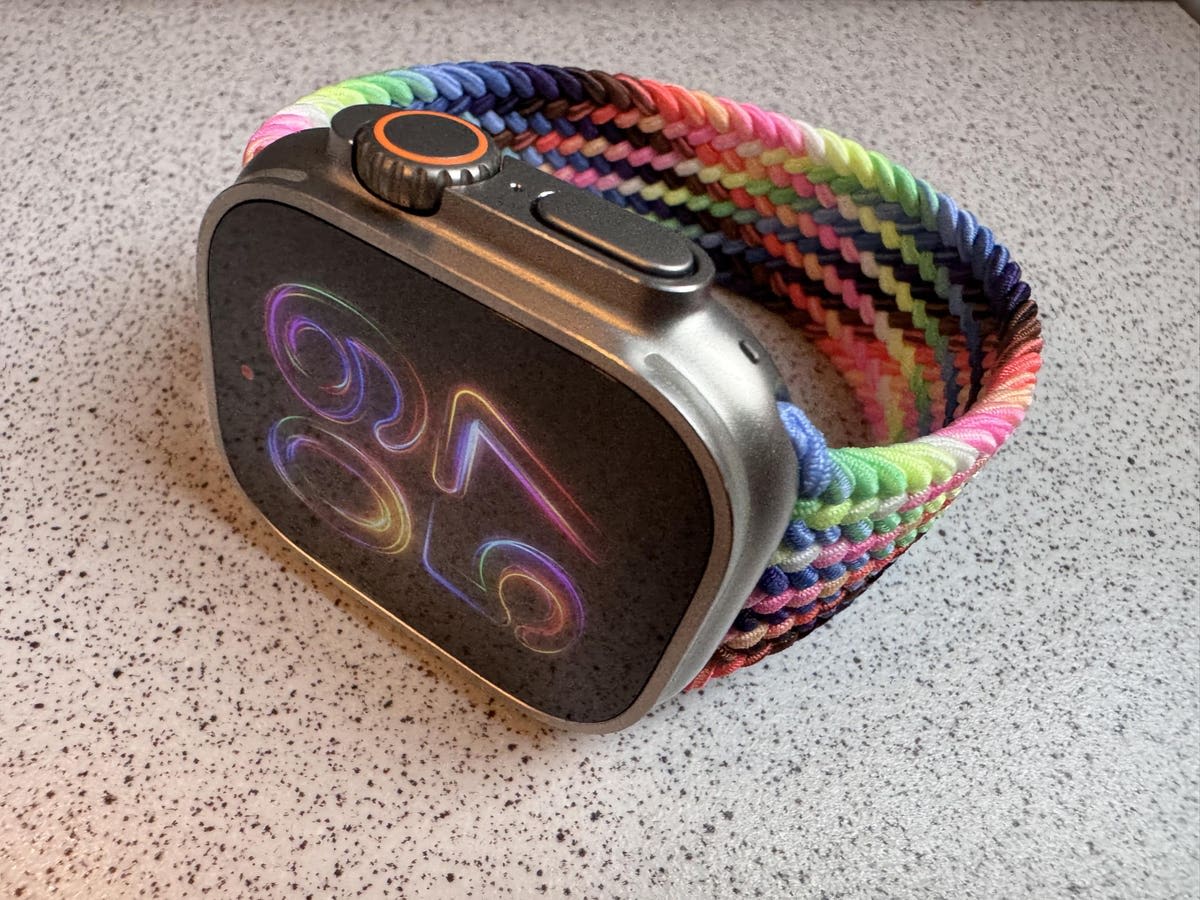 Apple Watch 2024 Pride Braided Solo Loop Review: Smart And Eye-Catching