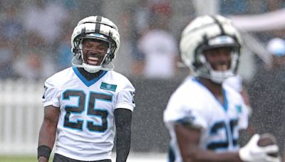 Carolina Panthers’ defense outshines offense on rainy second day of training camp