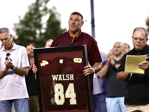 Walsh Jesuit honors Mike Vrabel with No. 84 jersey retirement