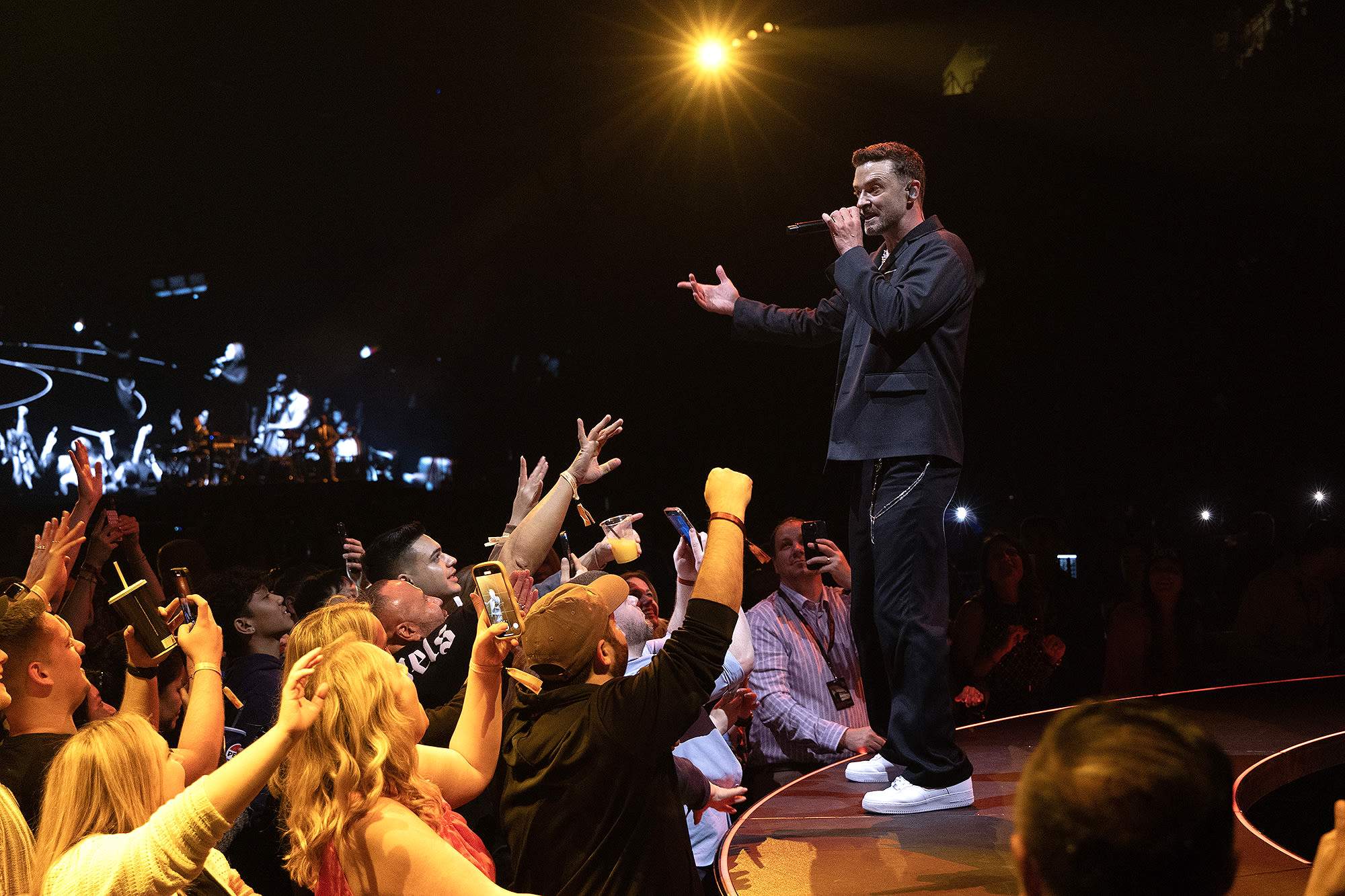 Justin Timberlake Seemingly Jokes About DWI Arrest During Boston Concert