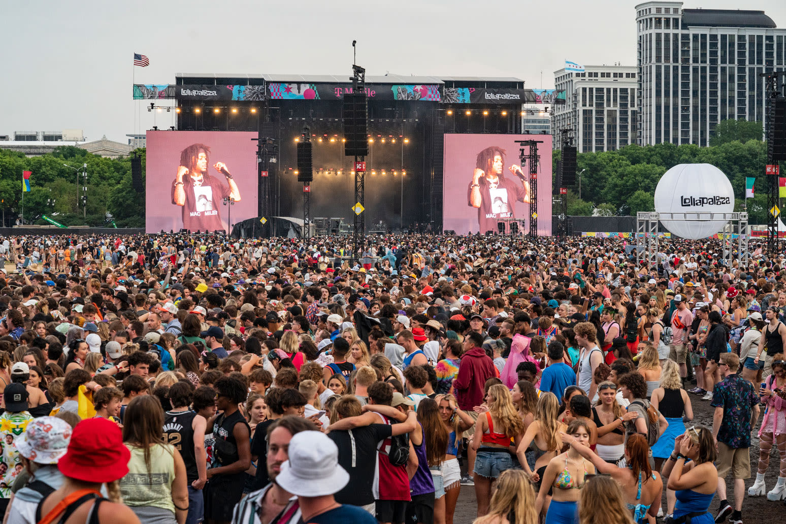 How to Watch Lollapalooza 2024 On Hulu to See Stray Kids, SZA & Chappell Roan Perform Live