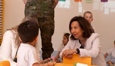 Robles, obligada a hacer gratuitas las escuelas infantiles de Defensa tras perder el 50% de sus alumnos en cuatro años