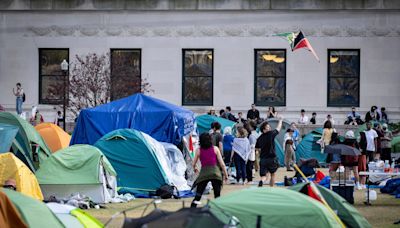 Manifestantes irrumpen violentamente en edificio de la Universidad de Columbia en medio de las protestas pro palestinas - El Diario NY