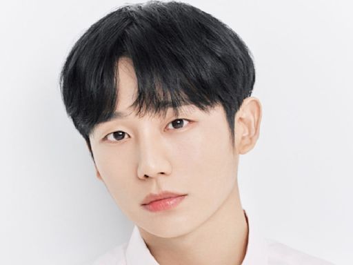 Love Next Door's Jung Hae In announces official light stick to mark 11th debut anniversary; Scheduled for winter 2024 release