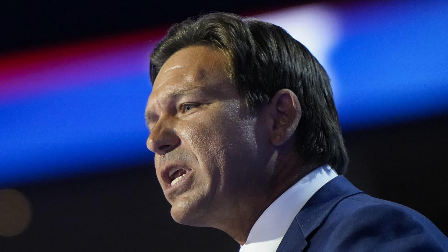 DeSantis in the Clear After Not Disclosing Gifted Golf Simulator