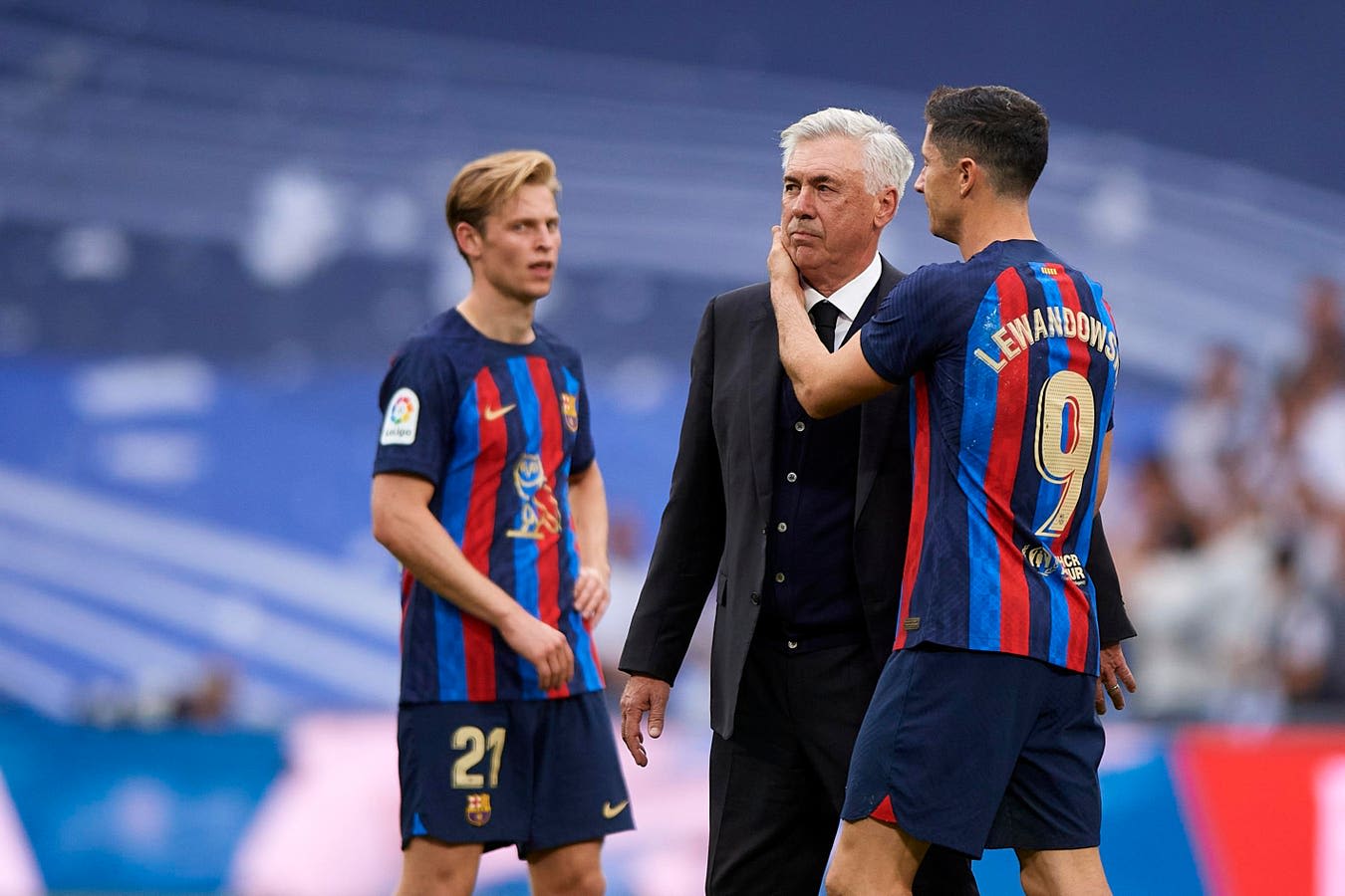 FC Barcelona Star Lewandowski Praises Real Madrid Coach Ancelotti