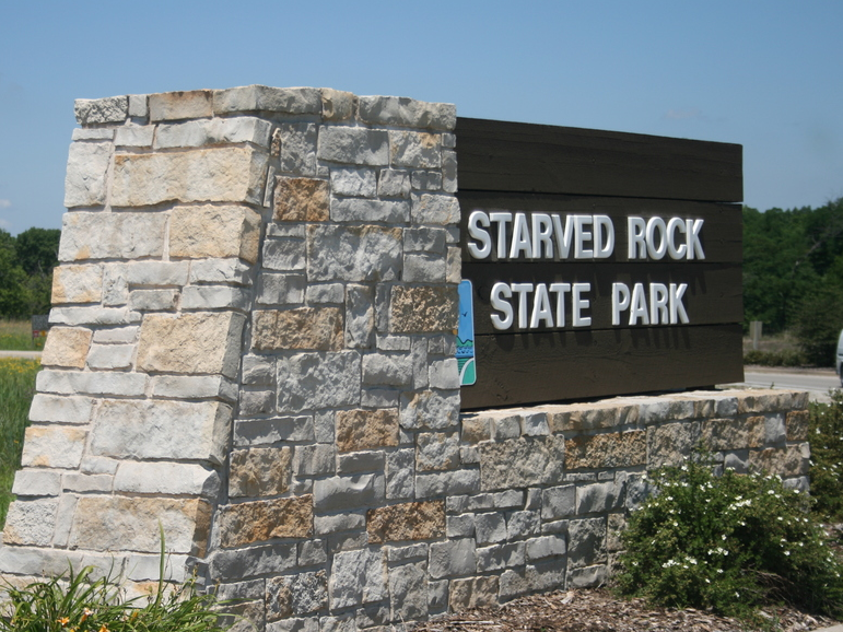 Person dies after fall in Starved Rock State Park