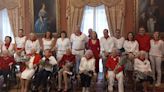 Pamplona homenajea a ocho mujeres de entre 99 y 104 años en el Día de las Personas Mayores en San Fermín