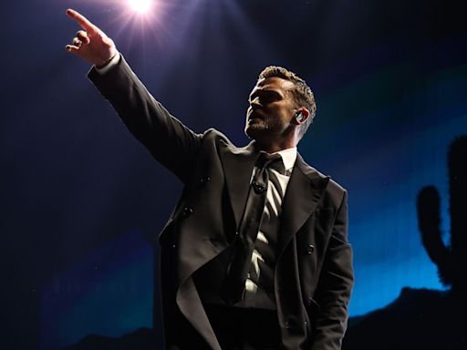 Justin Timberlake Appears to Jokingly Nod to DWI Arrest During Forget Tomorrow World Tour Show in Boston