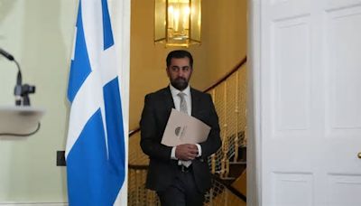 Dimite Humza Yousaf, ministro principal de Escocia, para evitar la censura del Parlamento