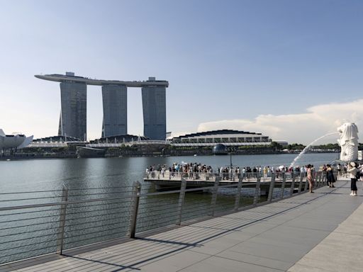 Singapore maintains 2024 economic growth view despite risks