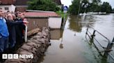 Germany floods: Four die and thousands flee homes in southern areas