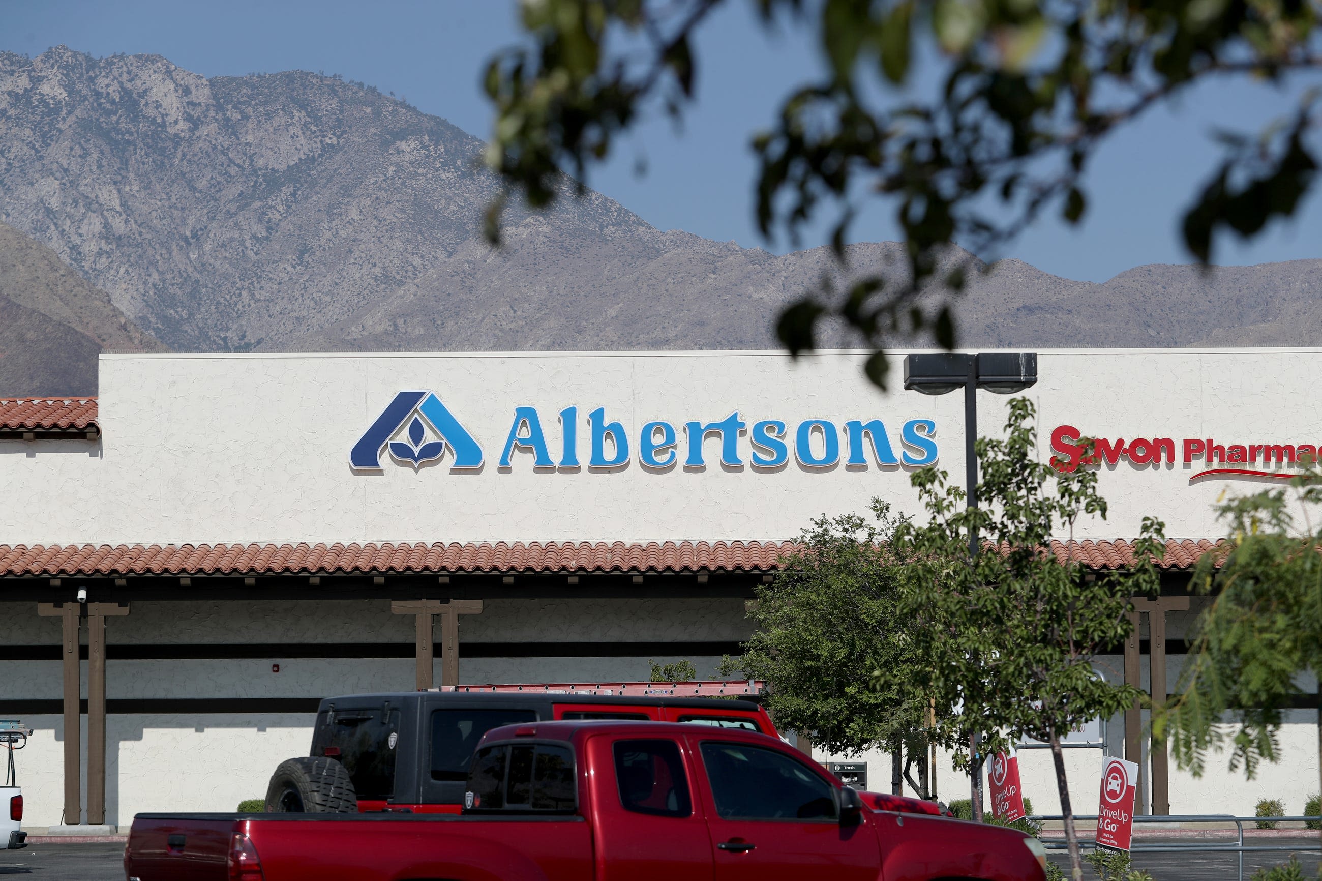 Kroger identifies which Coachella Valley Albertsons and Vons it will sell. Here's the list