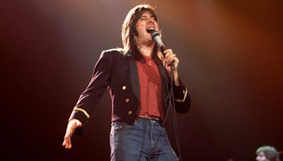 Steve Perry impersonator scams woman out of $100k