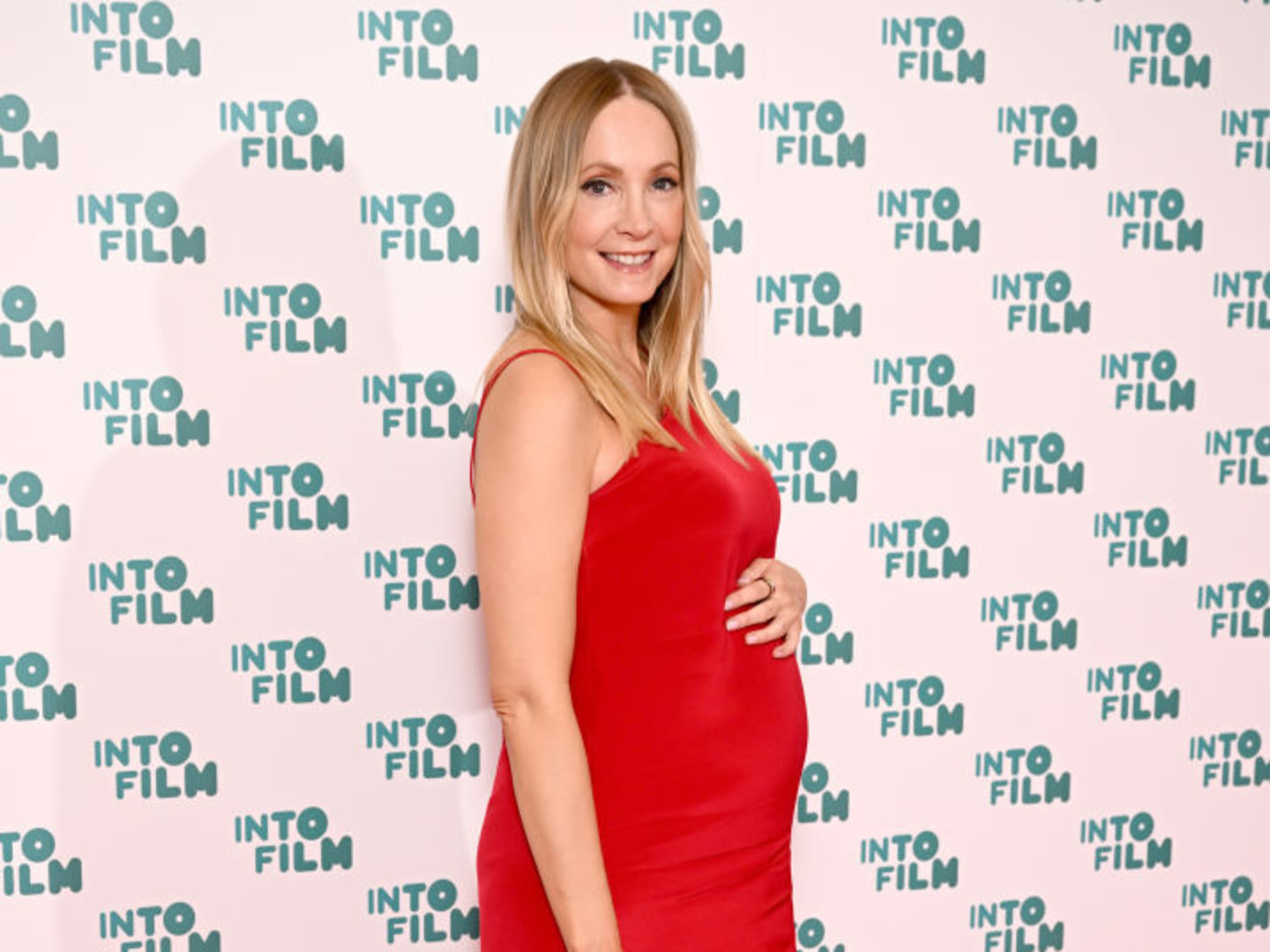 Red Carpet Fashion: Pregnant Celebrities' Baby Bump Photos