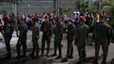 Impiden ingreso de testigos de la oposición a centros de votación en Venezuela