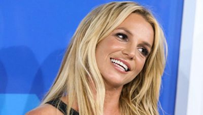 Britney Spears Shows Off Her Handstand Skills in Hotel Room She Lived in During Las Vegas Residency: Watch