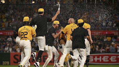 Pirates rally to beat Phillies 8-7