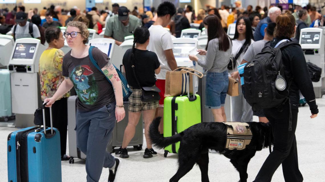 Travelers beware: Expect long lines at both Houston airports due to storm-related staff shortages