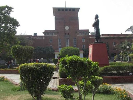 DU Hikes Fee For First-Year Students In Undergraduate, Postgraduate, PhD Programmes