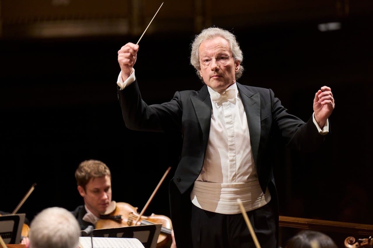 Cleveland Orchestra closes Severance season with glorious performance of Mozart’s Wind Serenade No. 10