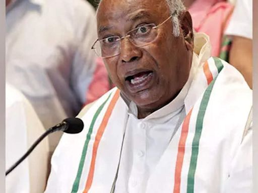 Take nation into confidence on border situation at LAC: Mallikarjun Kharge to government