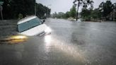 Destrucción y personas atrapadas en Texas por las fuertes lluvias: se esperan más tormentas el fin de semana