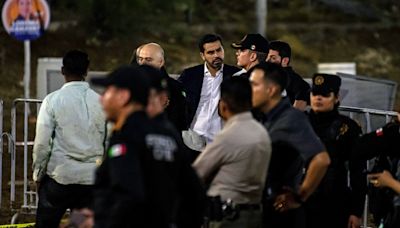 Sheinbaum habla con candidato Álvarez Máynez tras accidente en su mitin que dejó 9 muertos