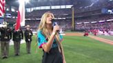 La cantante Ingrid Andress confiesa que cantó borracha el himno de Estados Unidos en un estadio de béisbol