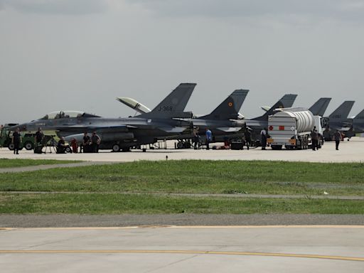 飛官將比戰機少！烏克蘭議員控美國 蓄意拖延F-16飛官訓練